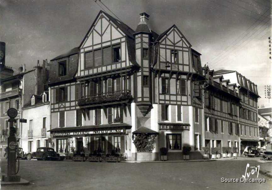 12 Espalion L Hotel Moderne.jpg